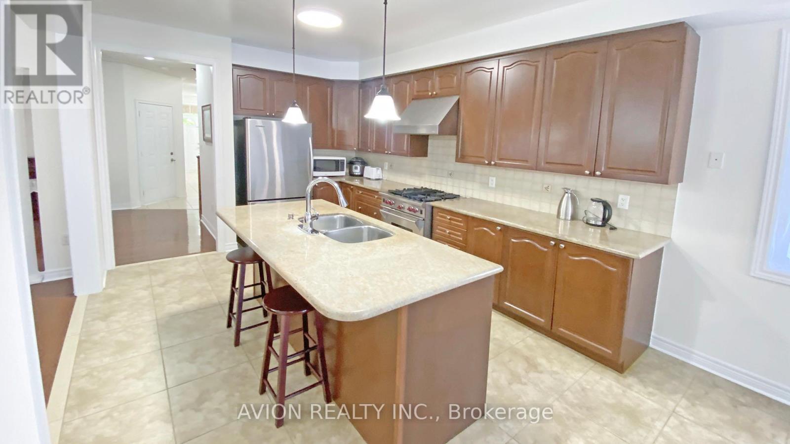 5173 Churchill Meadows Boulevard, Mississauga, Ontario  L5M 8B7 - Photo 8 - W12478098
