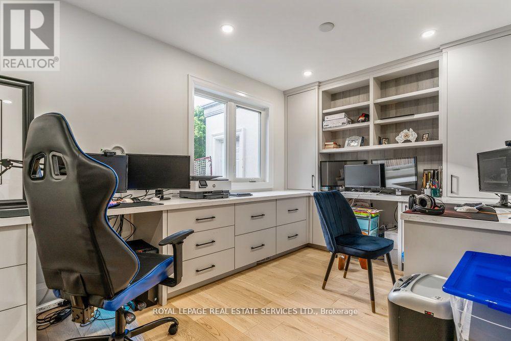 2498 Robin Drive, Mississauga, Ontario  L5K 2G3 - Photo 13 - W12478125