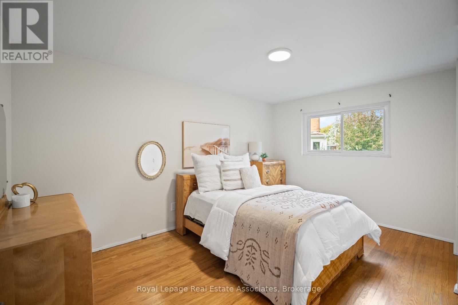 60 Windermere Court, Brampton, Ontario  L6X 2L6 - Photo 15 - W12478133