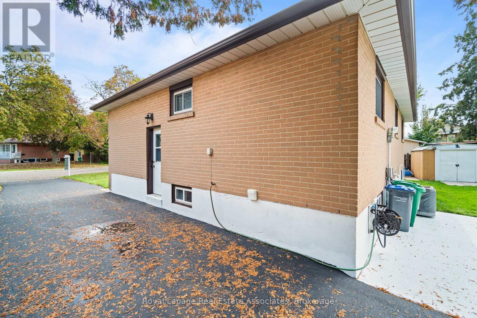60 Windermere Court, Brampton, Ontario  L6X 2L6 - Photo 29 - W12478133