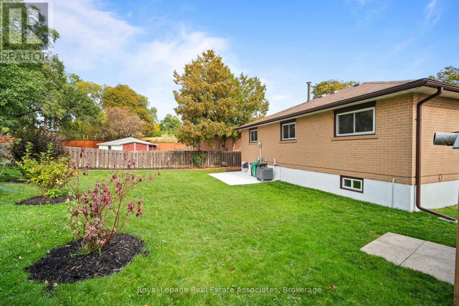 60 Windermere Court, Brampton, Ontario  L6X 2L6 - Photo 32 - W12478133