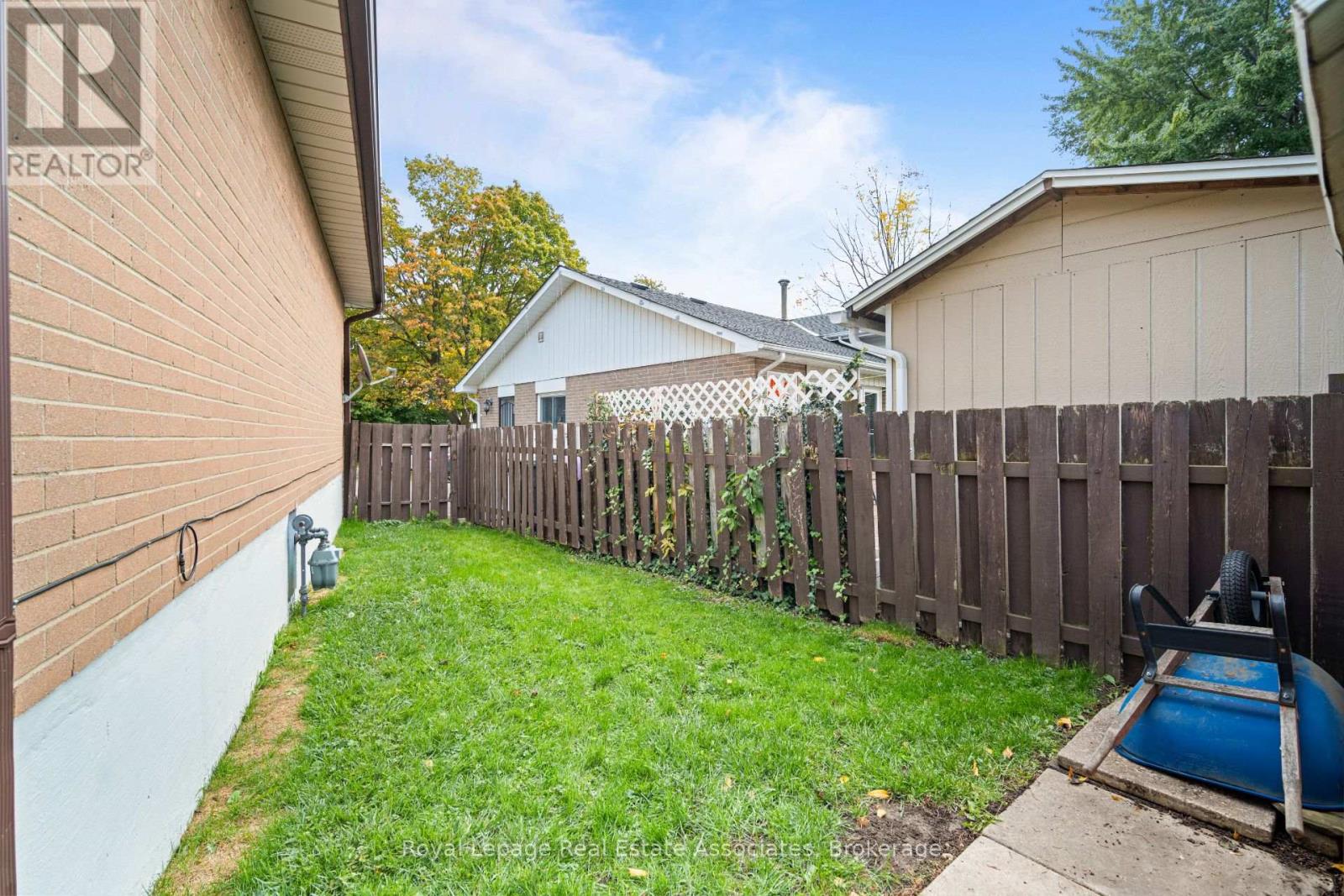 60 Windermere Court, Brampton, Ontario  L6X 2L6 - Photo 34 - W12478133