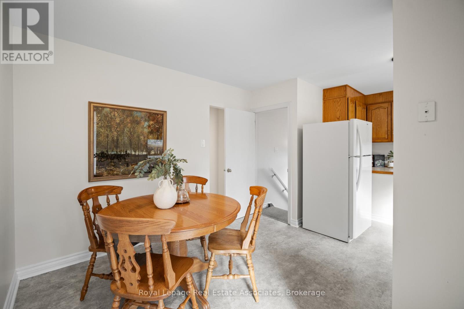 60 Windermere Court, Brampton, Ontario  L6X 2L6 - Photo 7 - W12478133