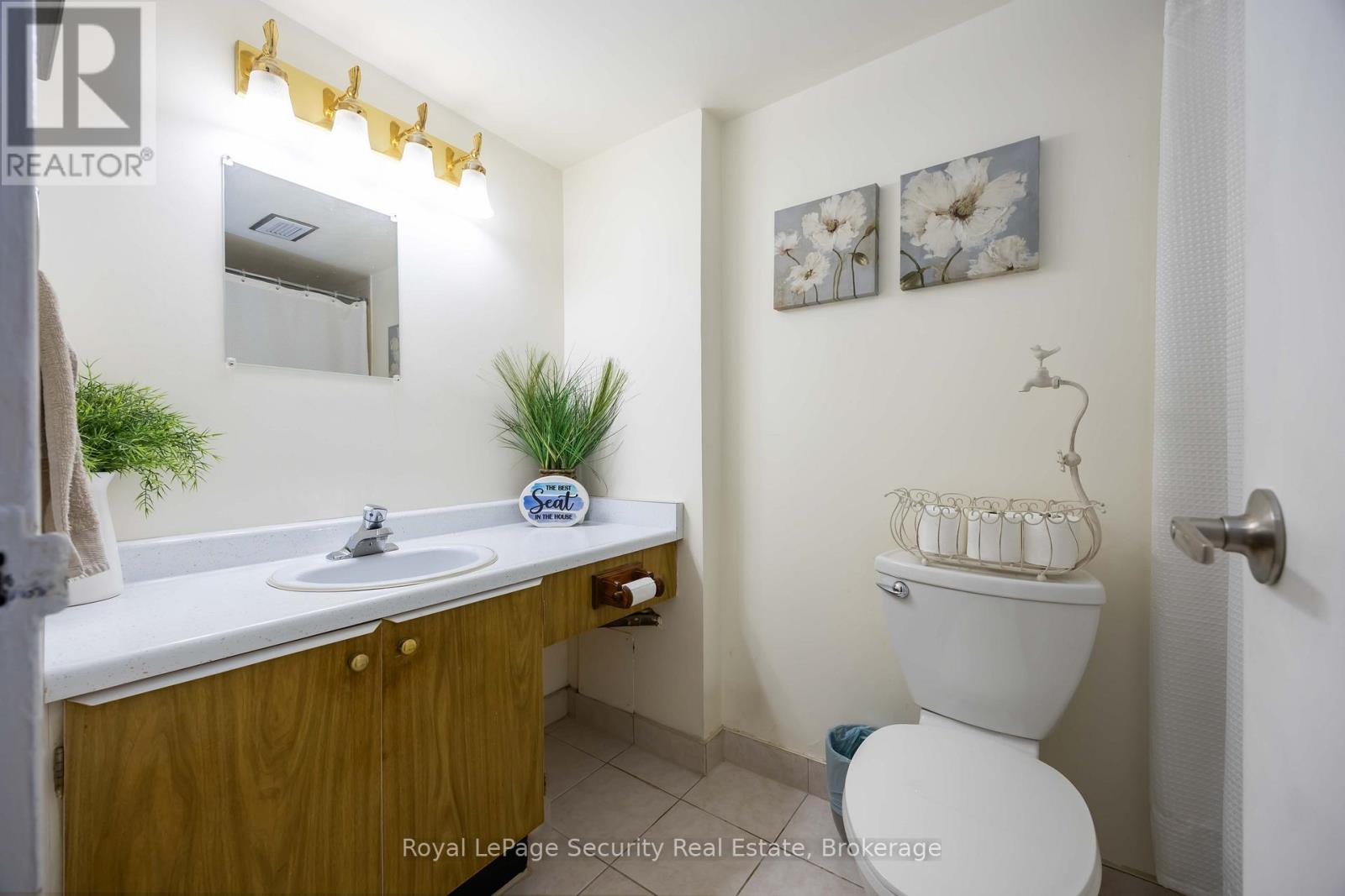 1517 - 15 La Rose Avenue, Toronto, Ontario  M9P 1A7 - Photo 25 - W12478143