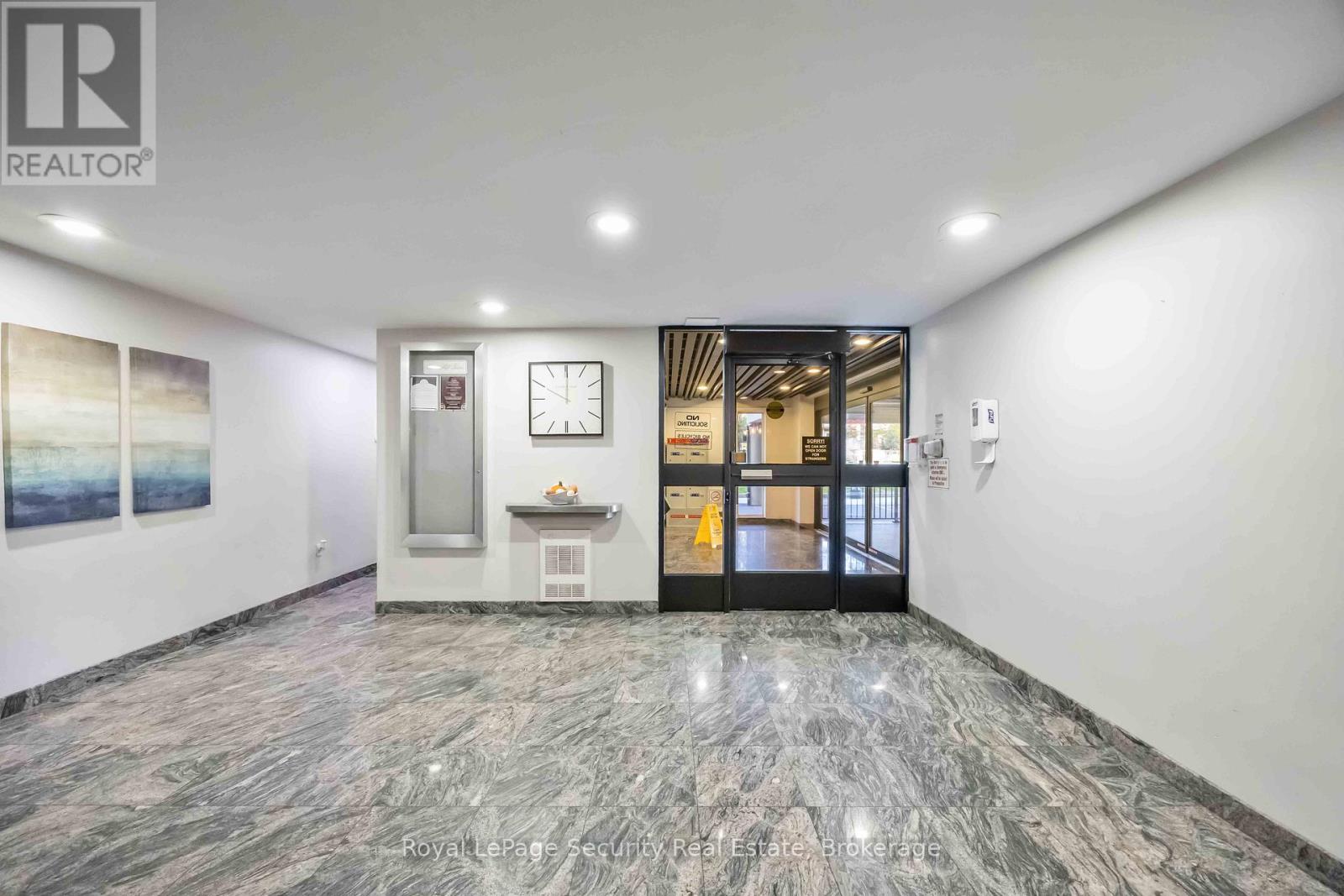 1517 - 15 La Rose Avenue, Toronto, Ontario  M9P 1A7 - Photo 3 - W12478143