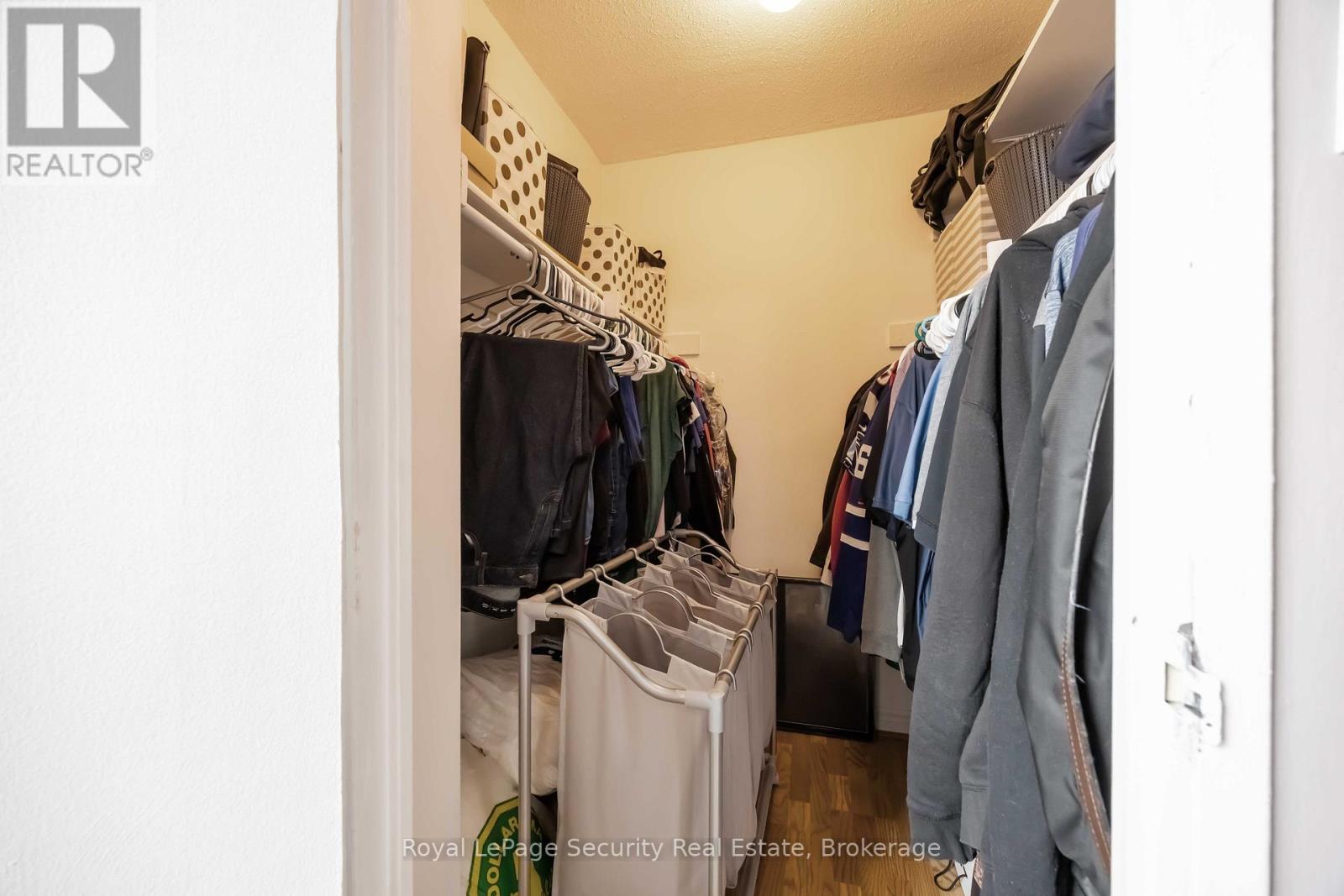 1517 - 15 La Rose Avenue, Toronto, Ontario  M9P 1A7 - Photo 31 - W12478143