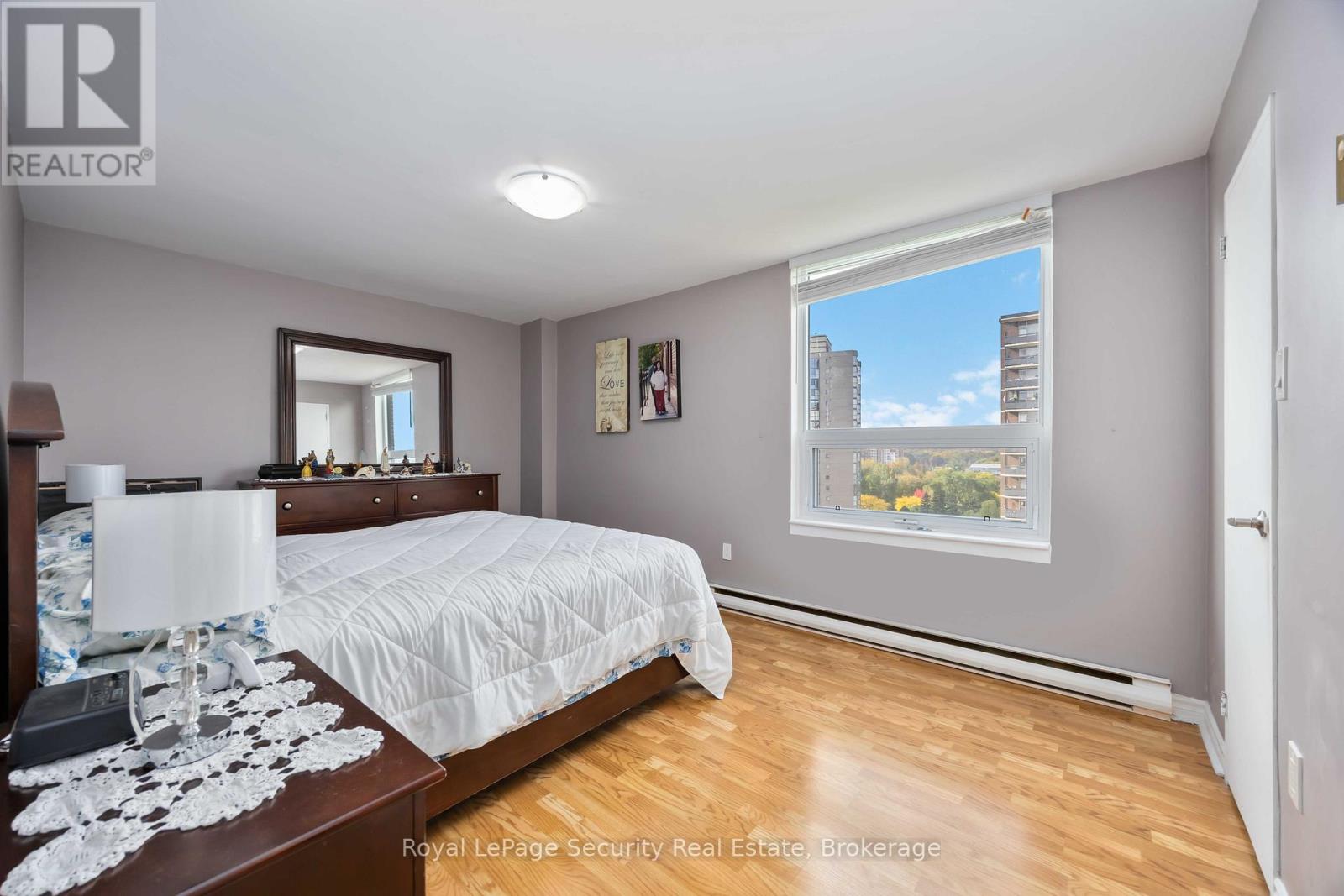 1517 - 15 La Rose Avenue, Toronto, Ontario  M9P 1A7 - Photo 32 - W12478143