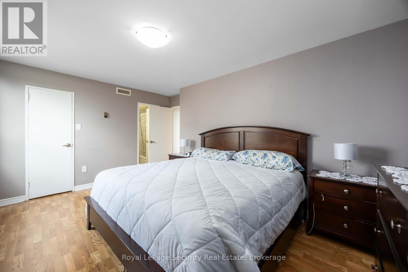 1517 - 15 La Rose Avenue, Toronto, Ontario  M9P 1A7 - Photo 34 - W12478143