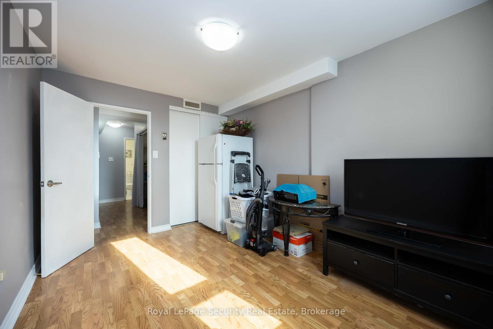 1517 - 15 La Rose Avenue, Toronto, Ontario  M9P 1A7 - Photo 36 - W12478143