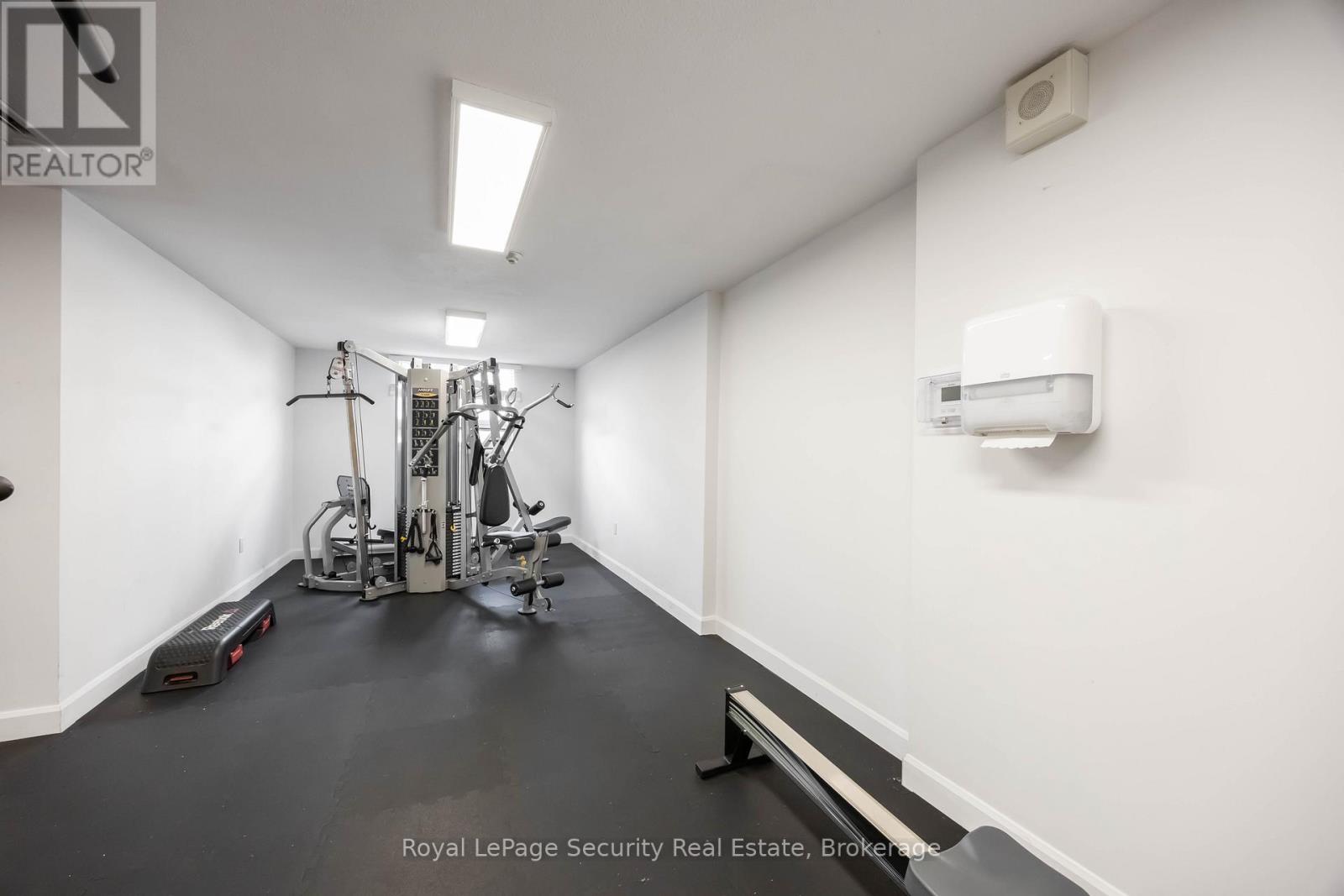 1517 - 15 La Rose Avenue, Toronto, Ontario  M9P 1A7 - Photo 47 - W12478143