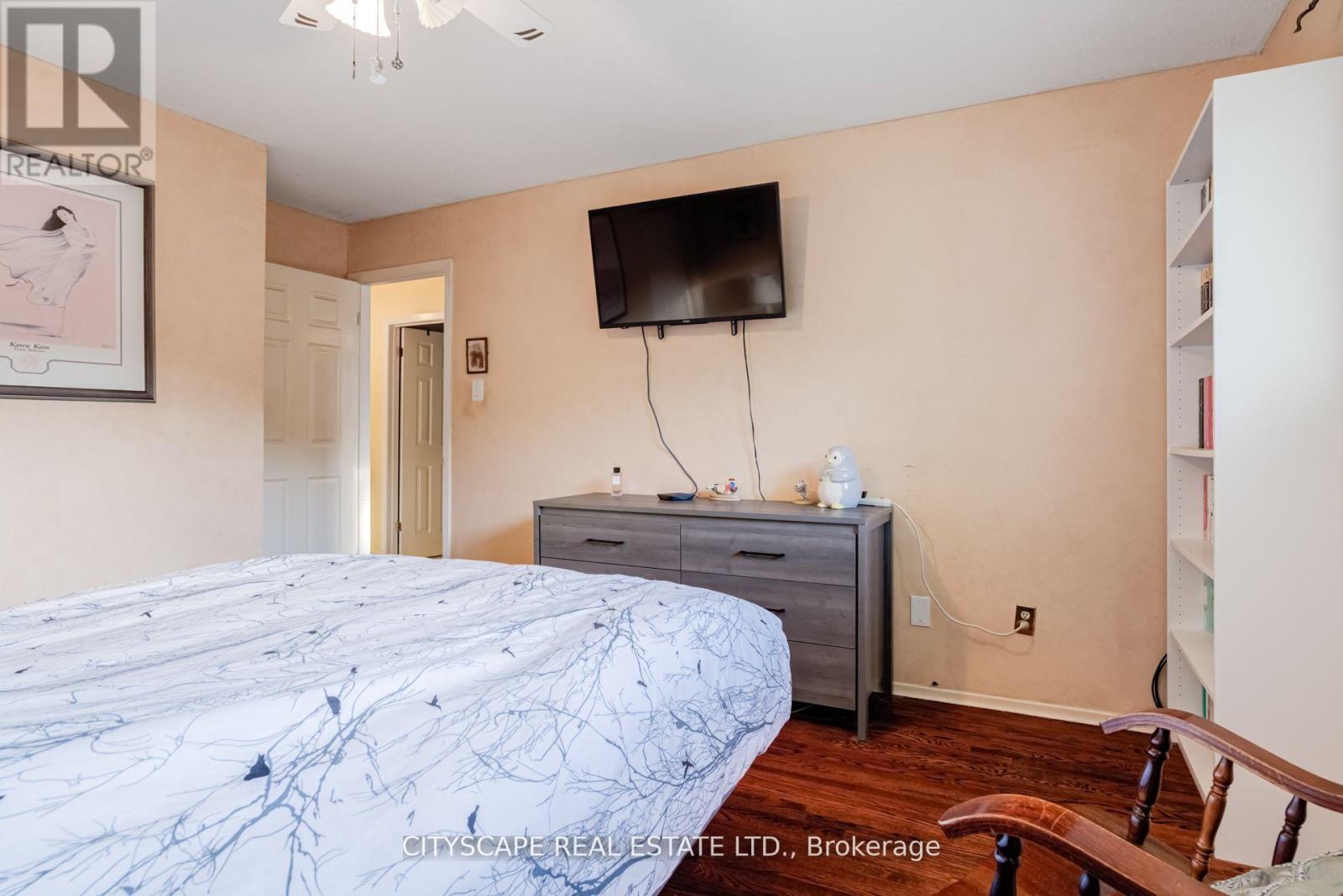 22 Jade Crescent, Brampton, Ontario  L6S 3H1 - Photo 14 - W12478146