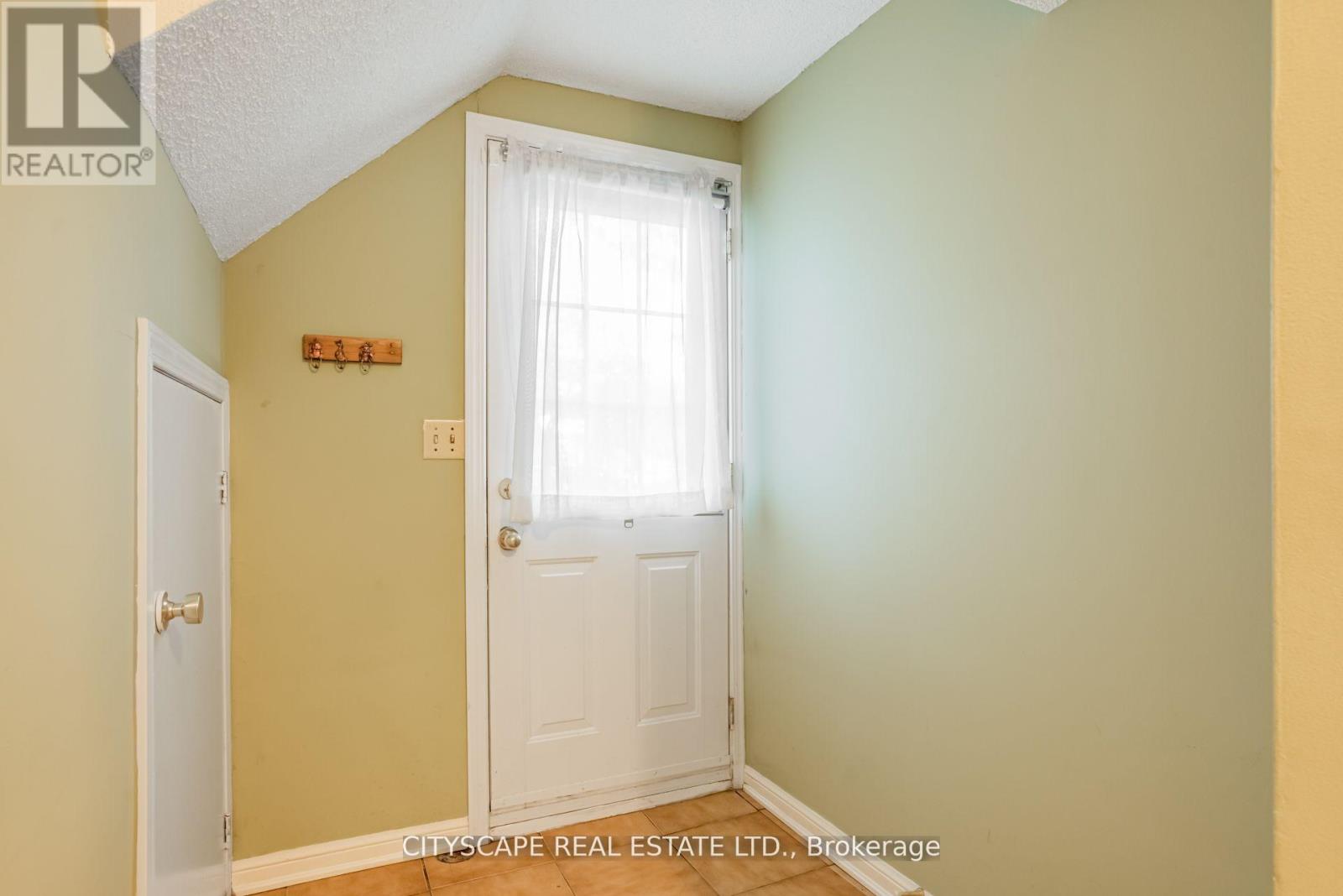 22 Jade Crescent, Brampton, Ontario  L6S 3H1 - Photo 23 - W12478146