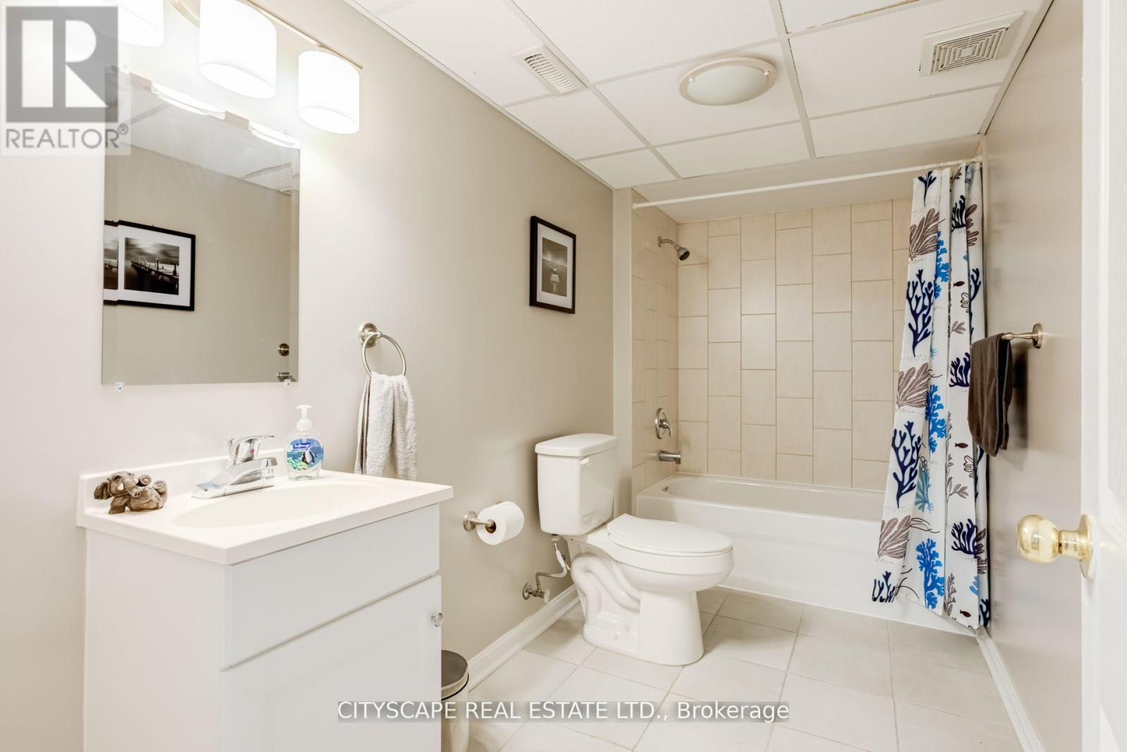 22 Jade Crescent, Brampton, Ontario  L6S 3H1 - Photo 32 - W12478146