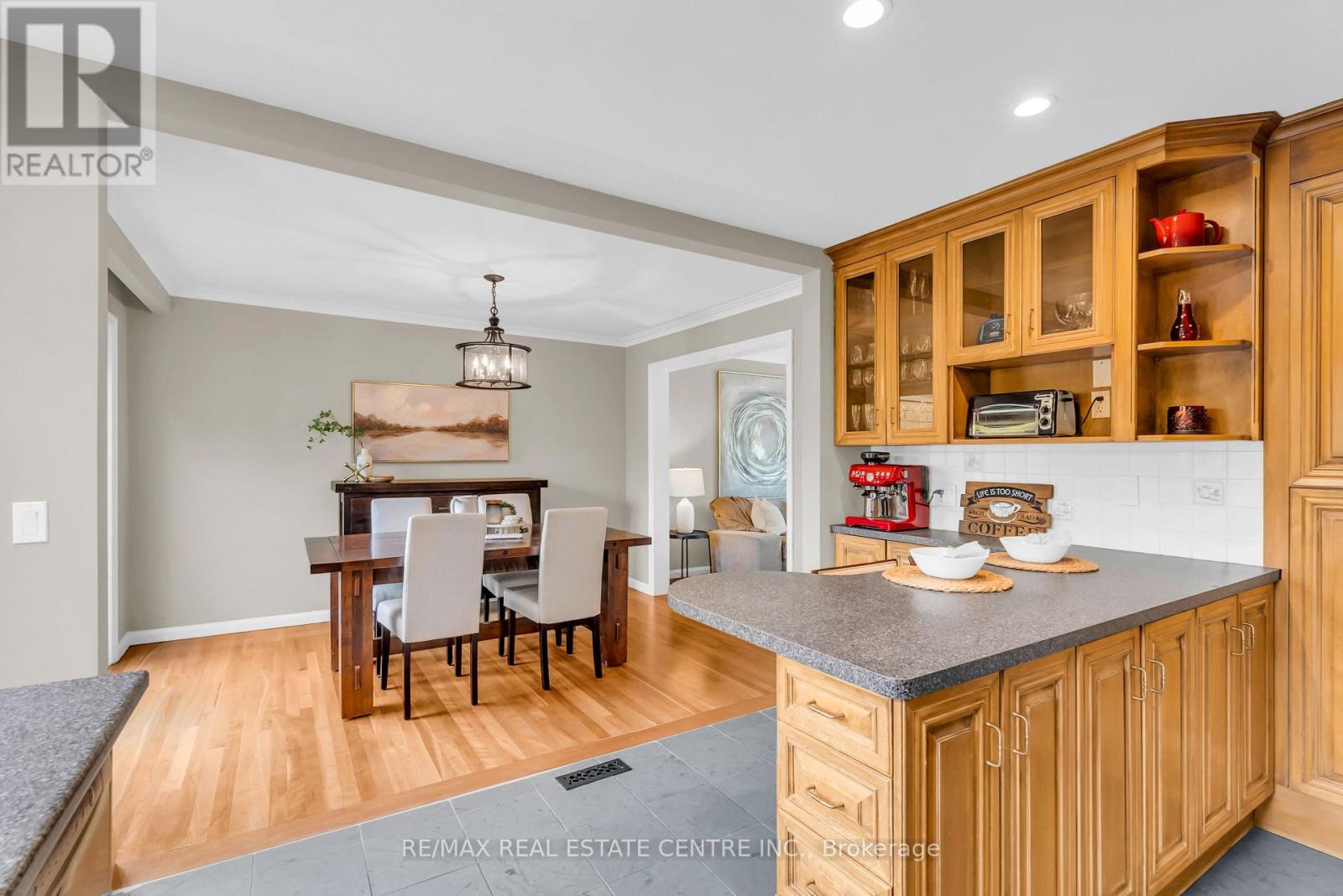 31 Metcalfe Court, Halton Hills, Ontario  L7G 4N7 - Photo 24 - W12478184