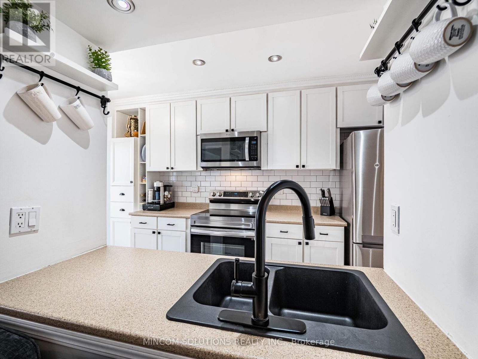88 Corey Circle, Halton Hills, Ontario  L7G 5L7 - Photo 16 - W12478187