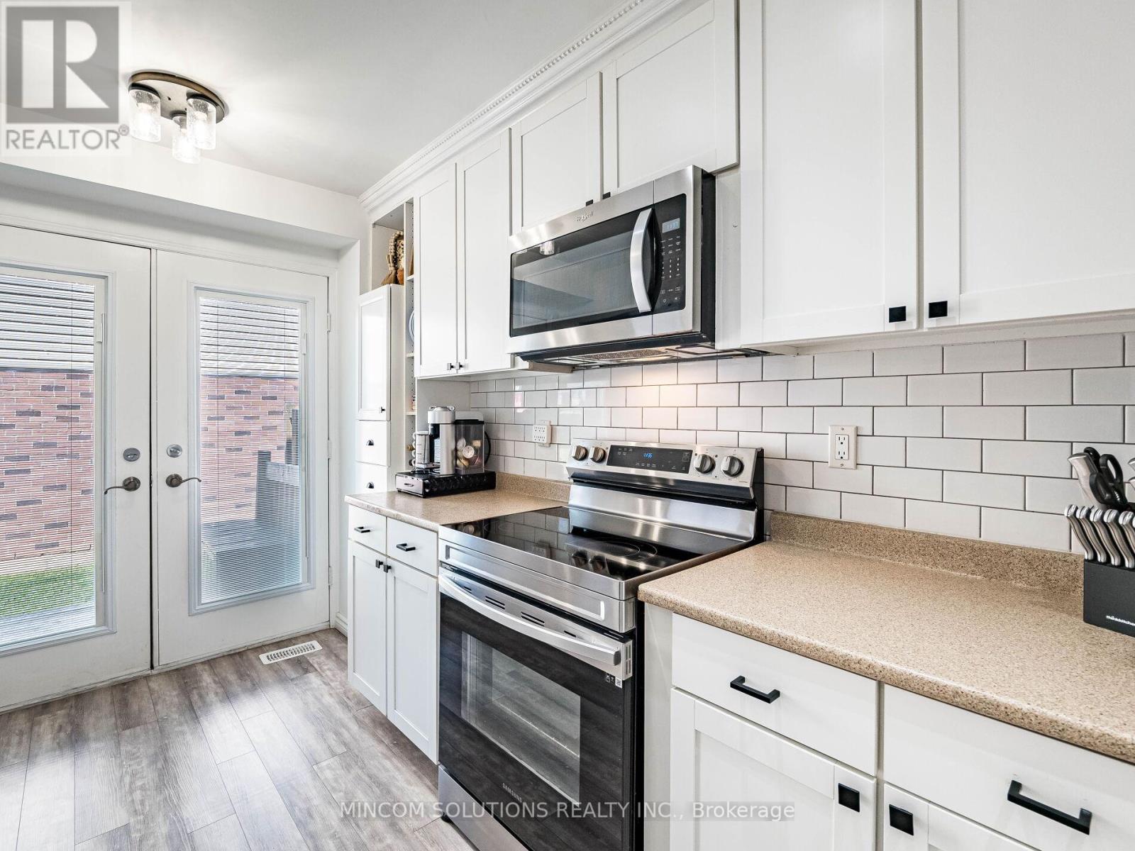 88 Corey Circle, Halton Hills, Ontario  L7G 5L7 - Photo 17 - W12478187