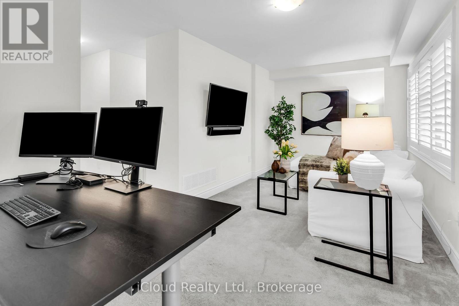1632 Crestview Avenue, Mississauga, Ontario  L5G 0C3 - Photo 11 - W12478190