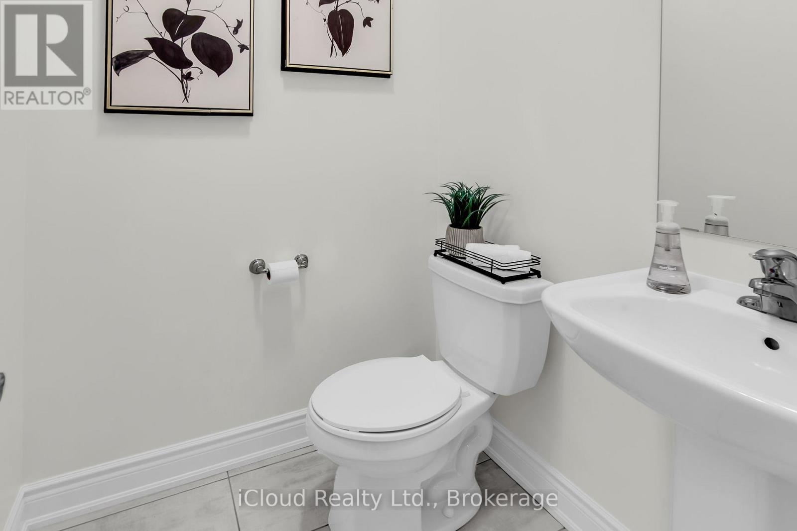 1632 Crestview Avenue, Mississauga, Ontario  L5G 0C3 - Photo 36 - W12478190
