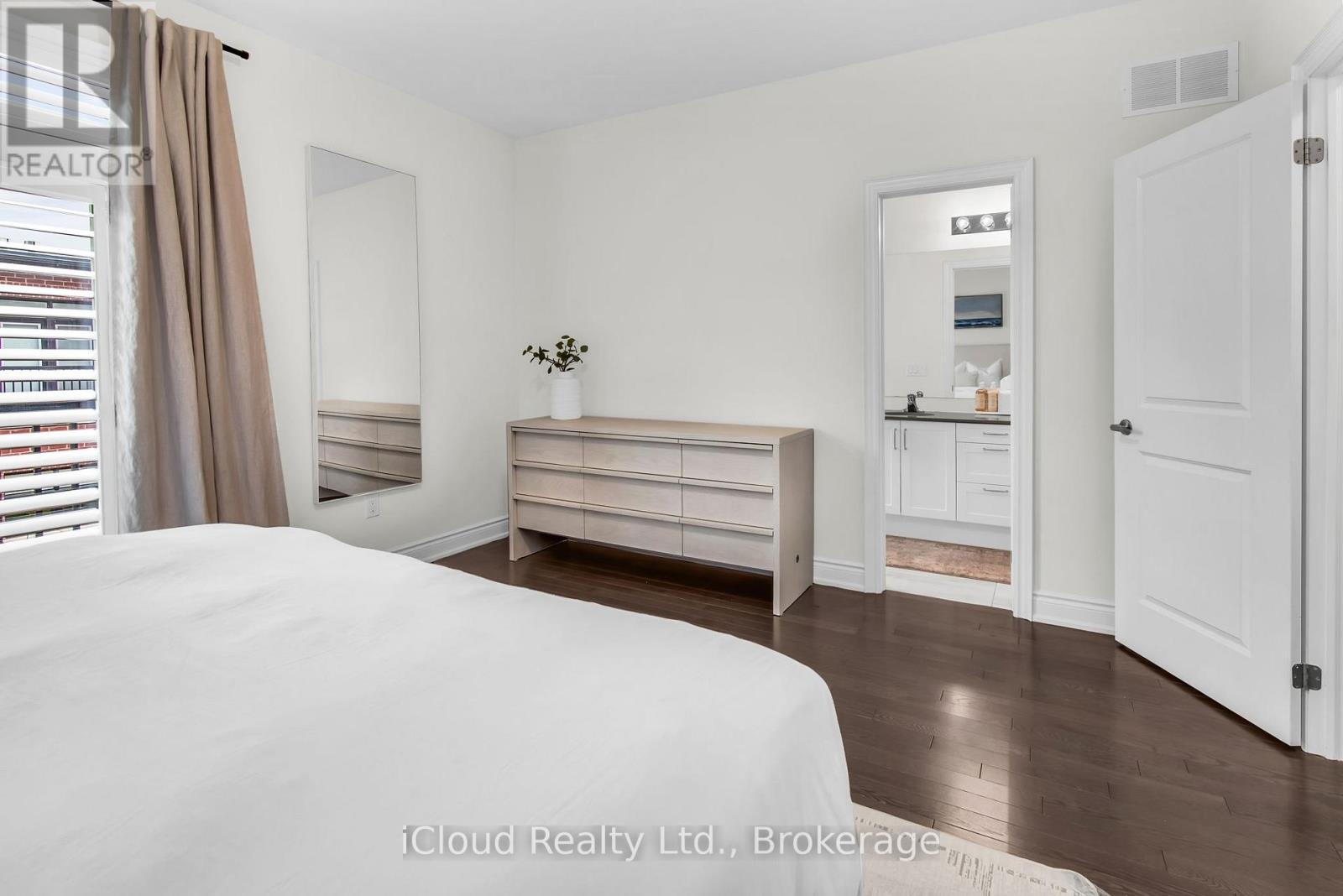 1632 Crestview Avenue, Mississauga, Ontario  L5G 0C3 - Photo 39 - W12478190