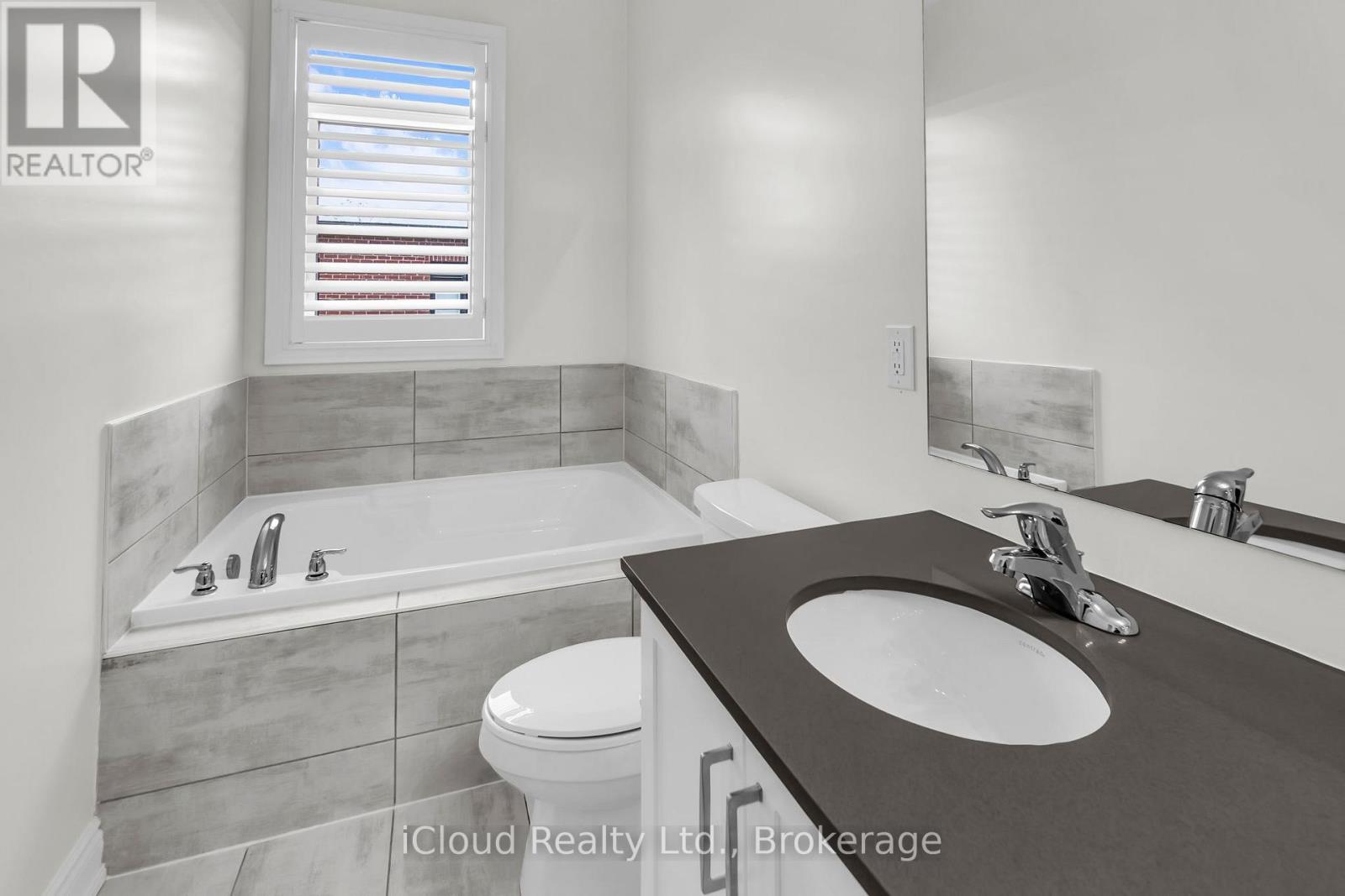 1632 Crestview Avenue, Mississauga, Ontario  L5G 0C3 - Photo 42 - W12478190