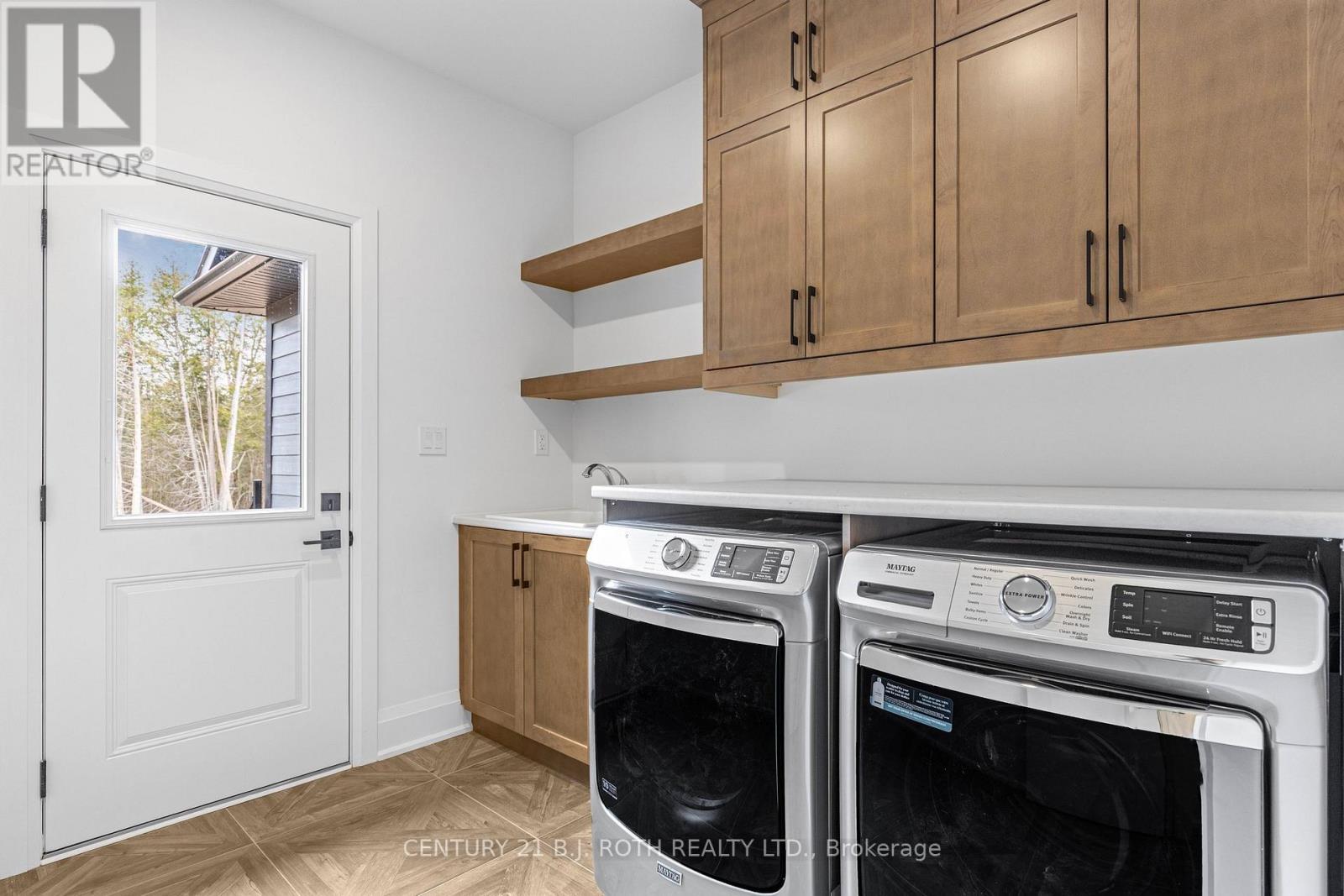 8 Clydesdale Court, Oro-Medonte, Ontario  L0K 1E0 - Photo 12 - S12478248