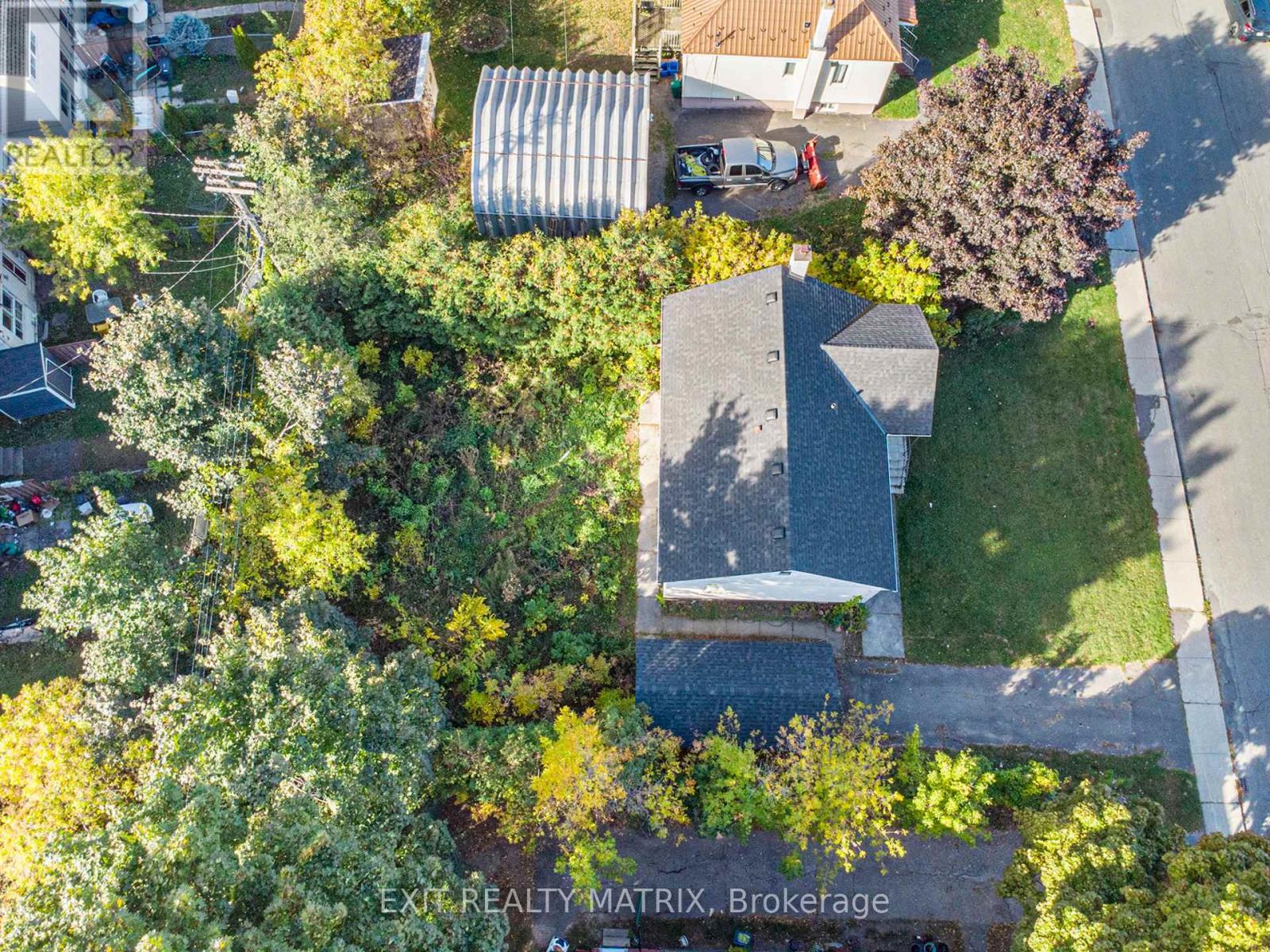 436 BLAKE BOULEVARD, Ottawa, Ontario