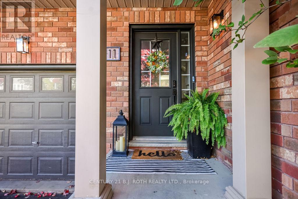 11 Blackbird Lane, Barrie, Ontario  L4N 0Z1 - Photo 2 - S12478251