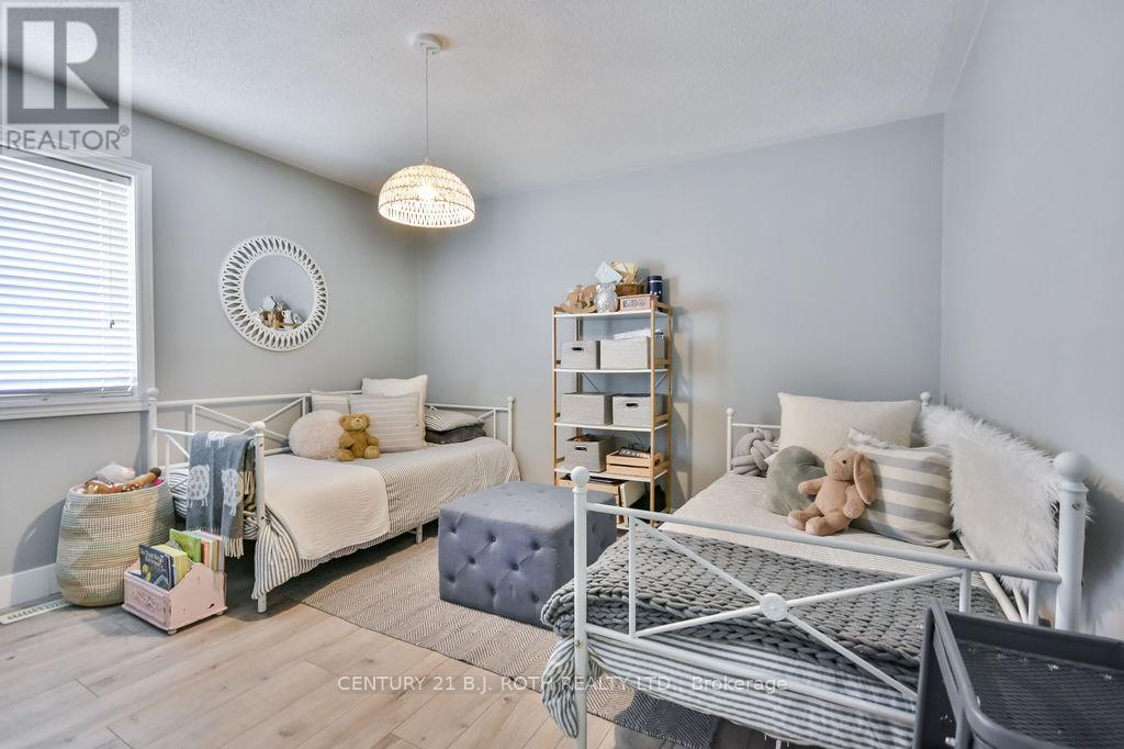 11 Blackbird Lane, Barrie, Ontario  L4N 0Z1 - Photo 44 - S12478251