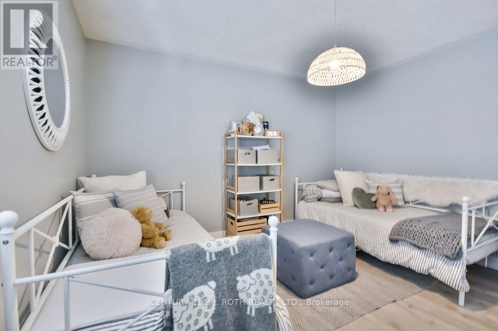11 Blackbird Lane, Barrie, Ontario  L4N 0Z1 - Photo 45 - S12478251