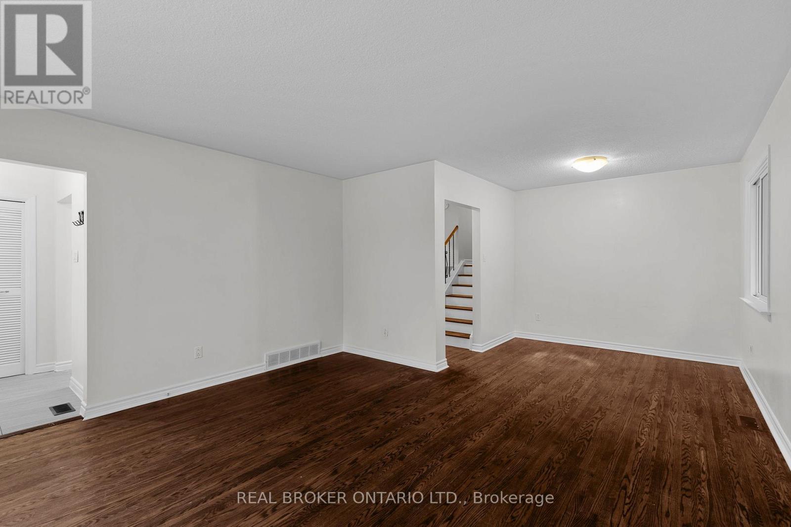 65 Ottaway Avenue, Barrie, Ontario  L4M 2X1 - Photo 9 - S12478259