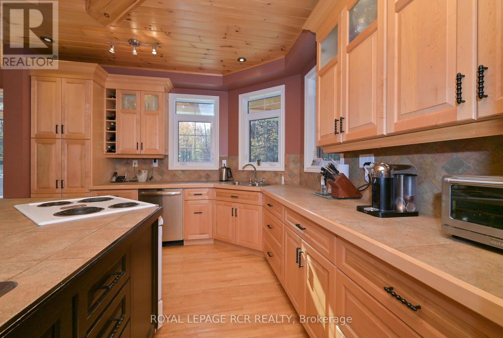 1385 Baseline Road, Springwater, Ontario  L0L 2K0 - Photo 4 - S12478287