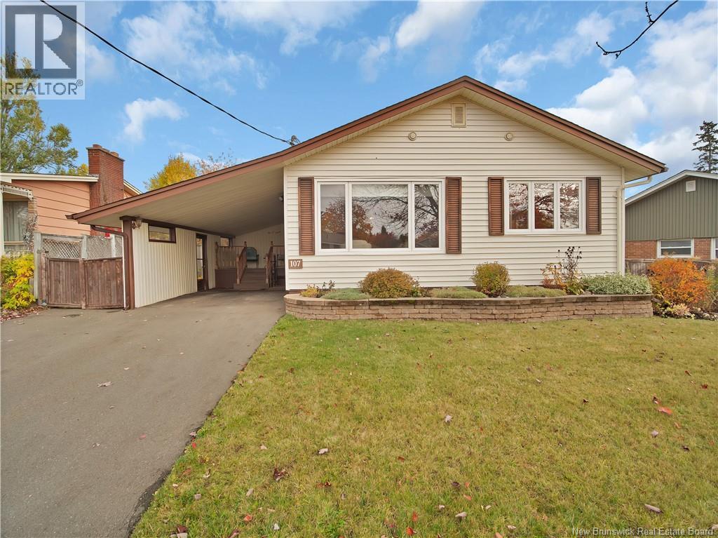 107 Carney, Moncton, New Brunswick  E1C 4J1 - Photo 2 - NB128945