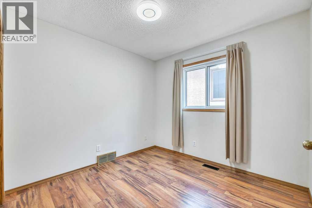 41 Millbank Bay Sw, Calgary, Alberta  T2Y 2Z1 - Photo 22 - A2222216