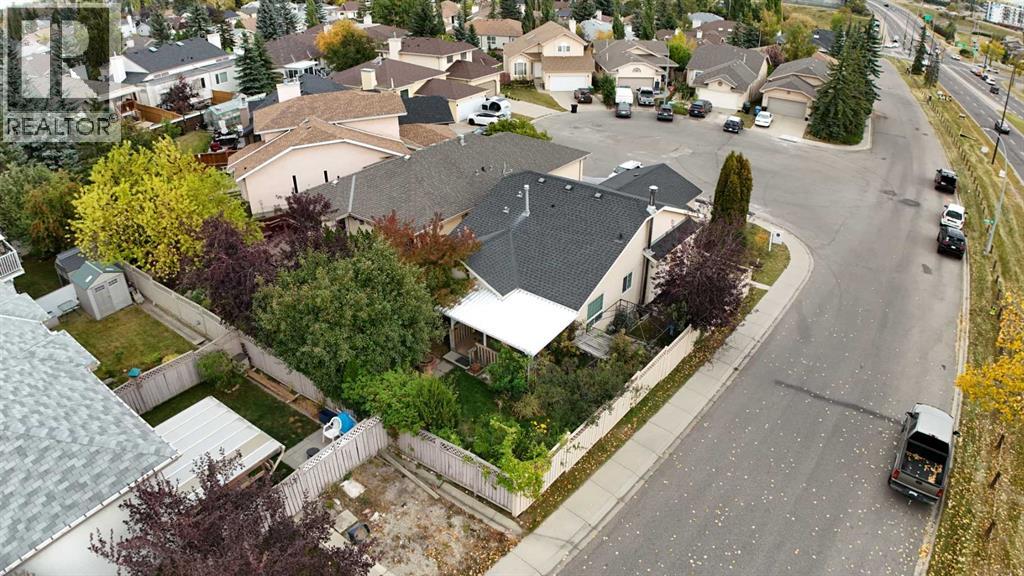 41 Millbank Bay Sw, Calgary, Alberta  T2Y 2Z1 - Photo 2 - A2222216