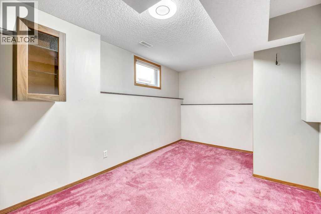 41 Millbank Bay Sw, Calgary, Alberta  T2Y 2Z1 - Photo 32 - A2222216