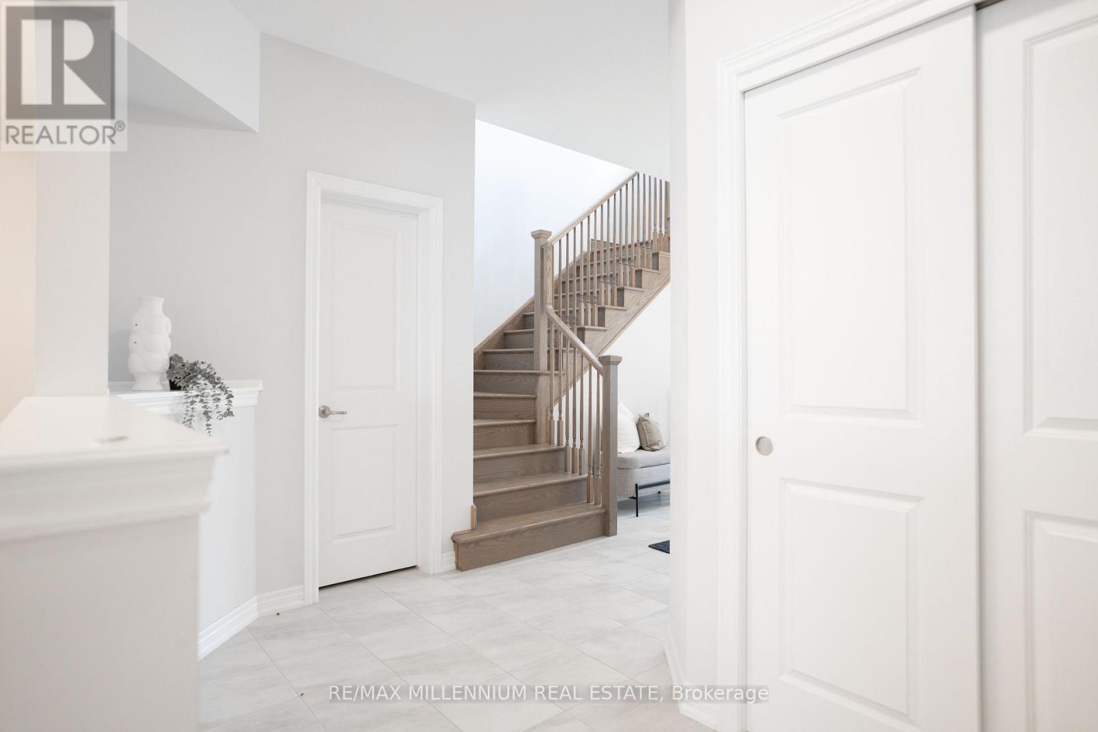 217 Walker Road N, Pelham, Ontario  L0S 1E6 - Photo 9 - X12478019