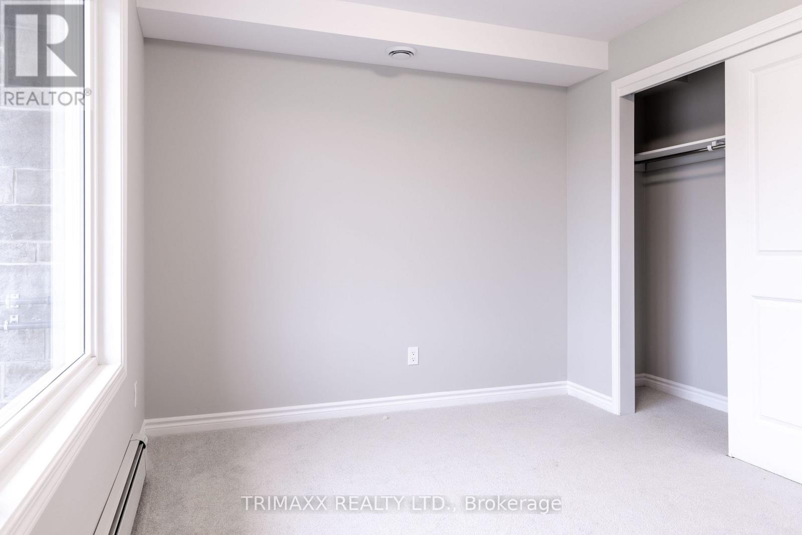 25b Oakdale Avenue, St. Catharines, Ontario  L2P 2B8 - Photo 12 - X12478029