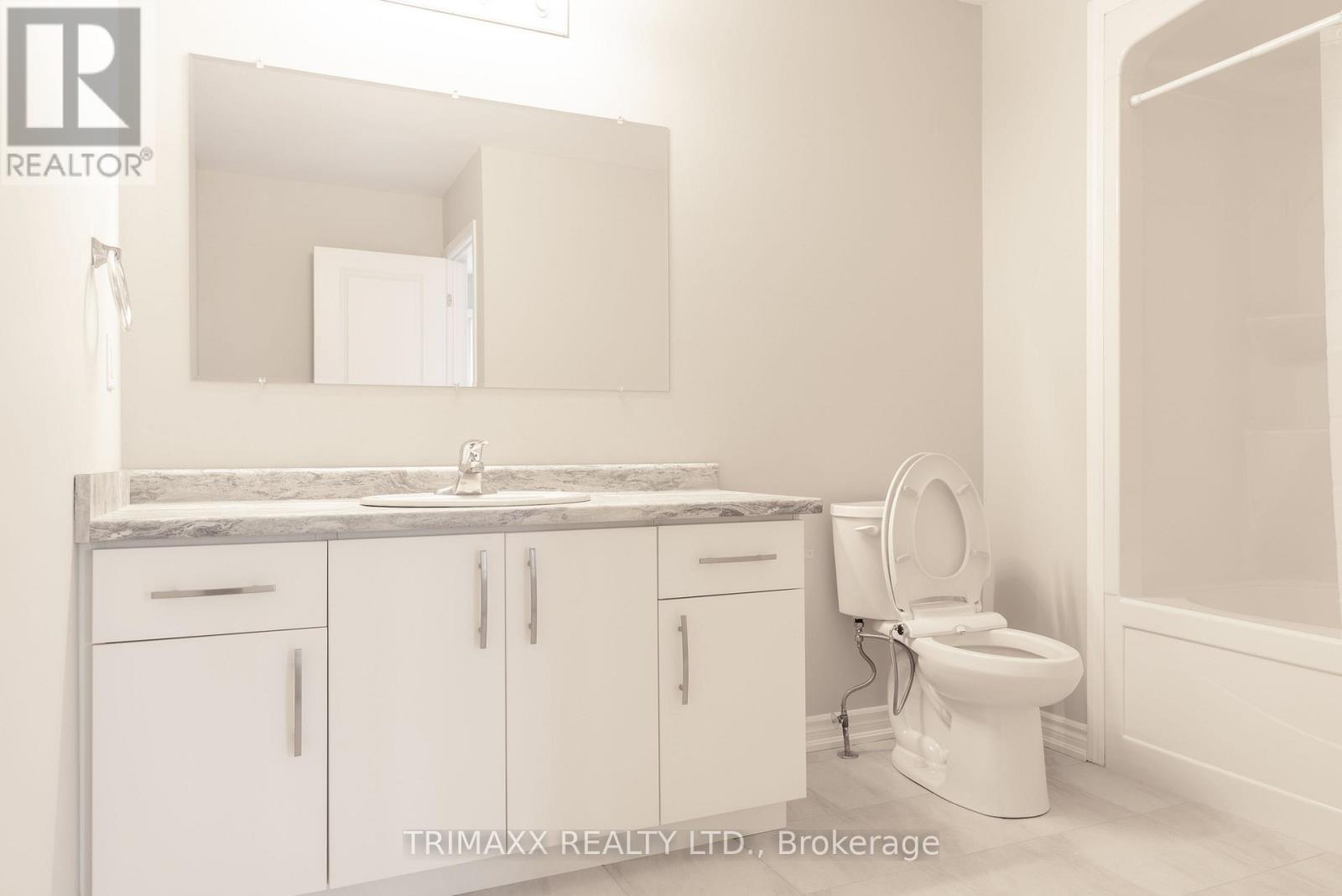 25b Oakdale Avenue, St. Catharines, Ontario  L2P 2B8 - Photo 26 - X12478029