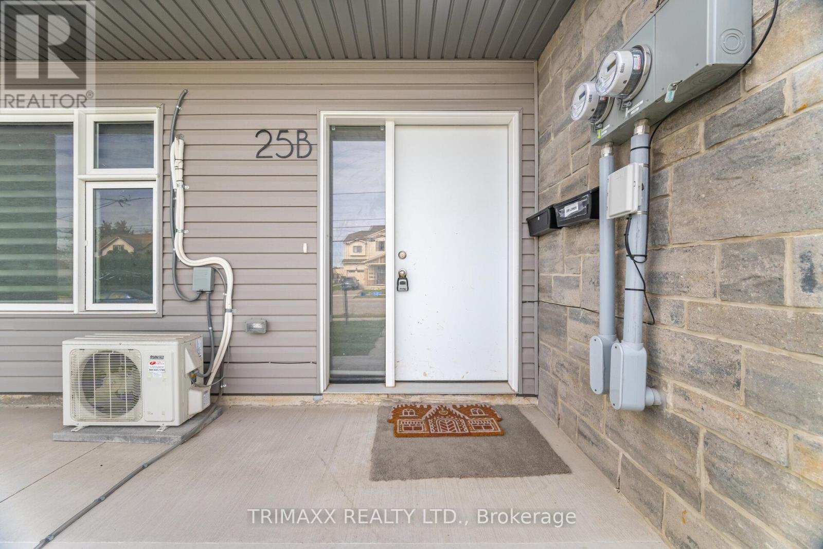 25b Oakdale Avenue, St. Catharines, Ontario  L2P 2B8 - Photo 32 - X12478029
