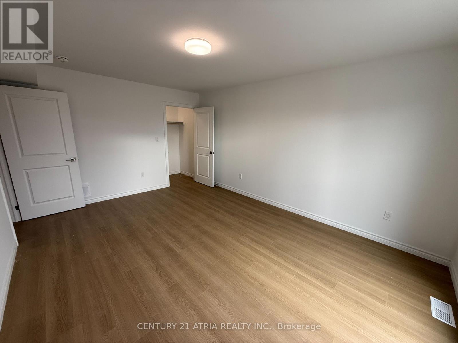 11 - 2 Slessor Boulevard, Grimsby, Ontario  L3M 3T2 - Photo 14 - X12478135