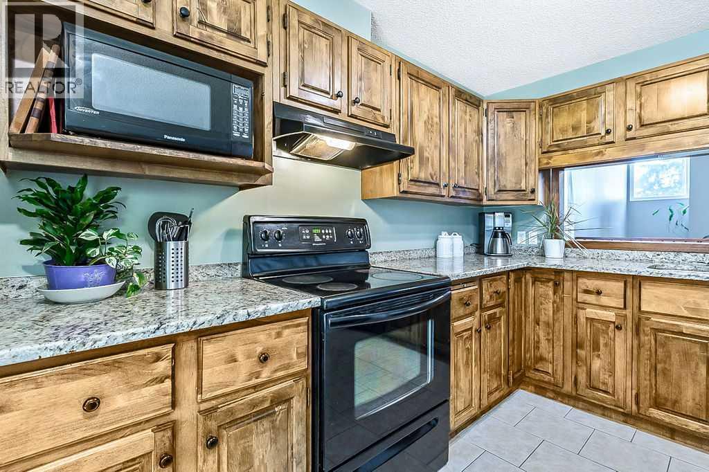 637 Strathcona Drive Sw, Calgary, Alberta  T3H 1K6 - Photo 9 - A2263882