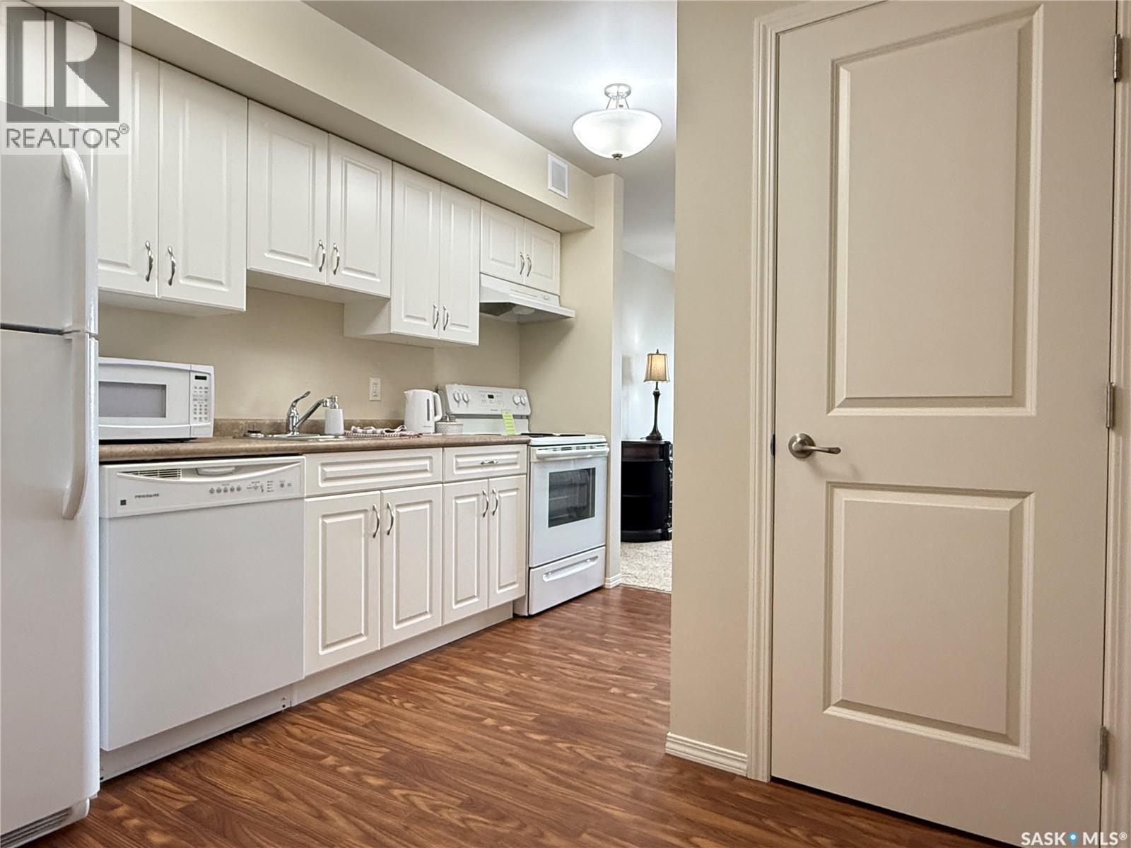 209 680 7th Avenue E, Melville, Saskatchewan  S0A 2P1 - Photo 2 - SK021549