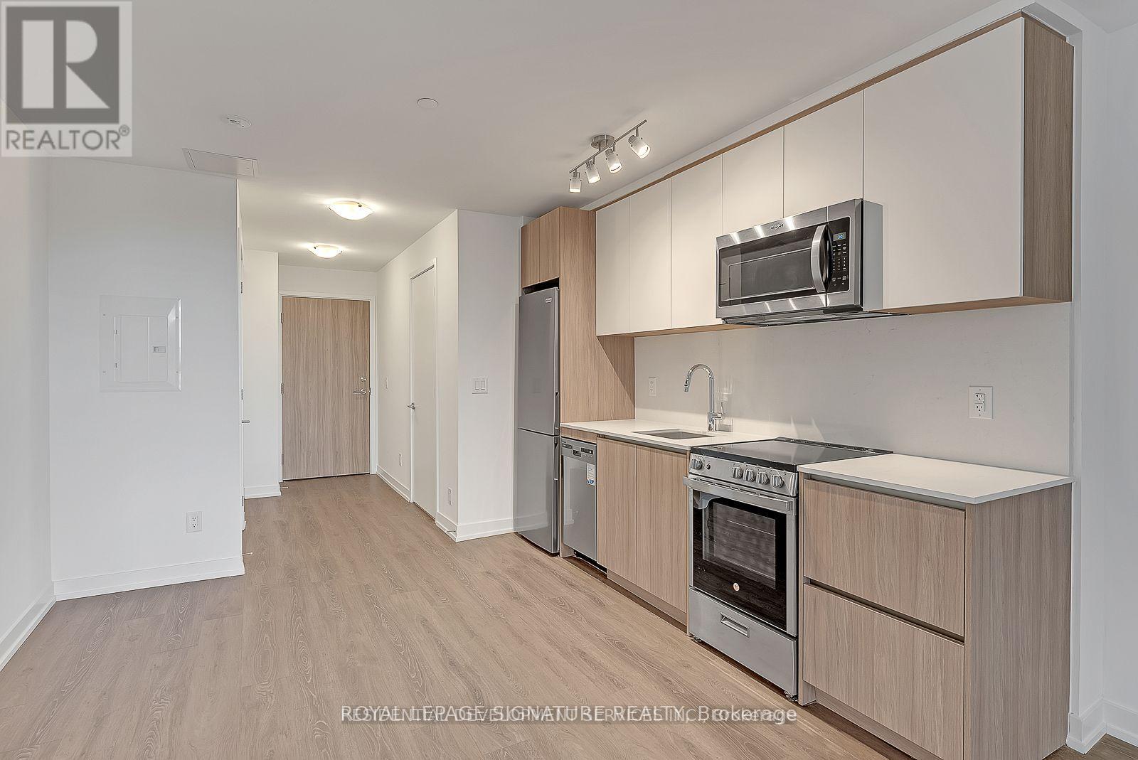 204 - 3100 Keele Street, Toronto, Ontario  M3M 0E1 - Photo 4 - W12478195