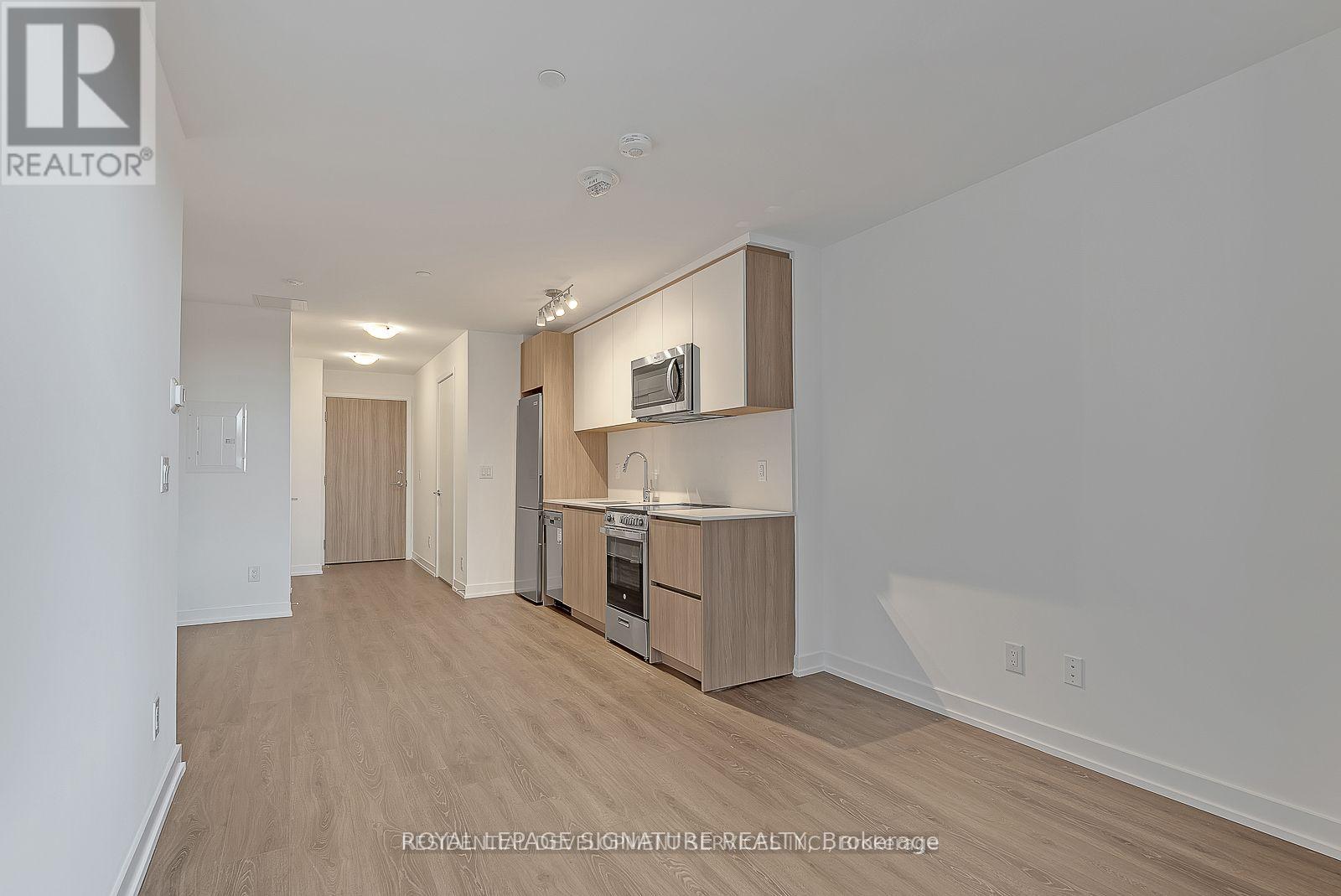 204 - 3100 Keele Street, Toronto, Ontario  M3M 0E1 - Photo 7 - W12478195