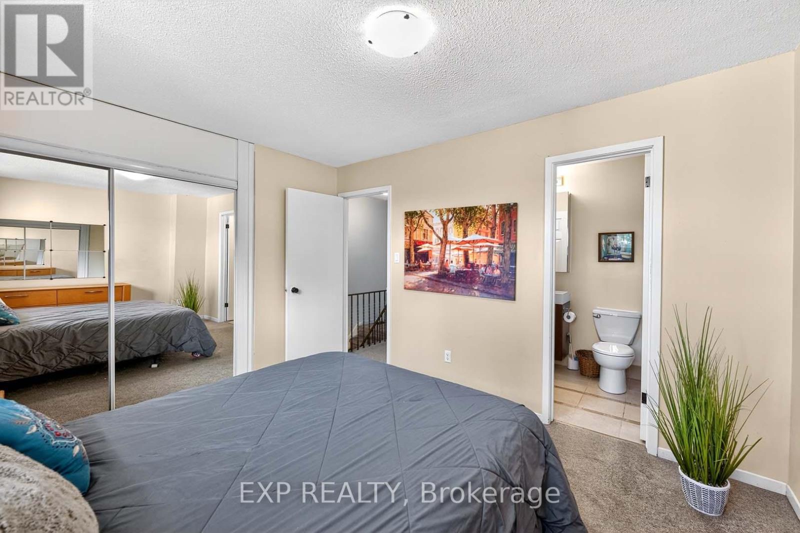 32 Collins Crescent, Brampton, Ontario  L6V 3M9 - Photo 23 - W12478200