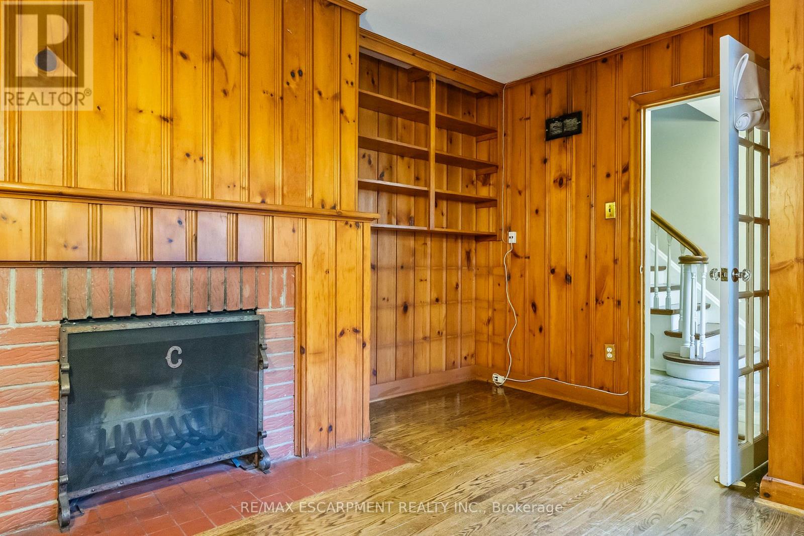330 Poplar Drive, Oakville, Ontario  L6J 4E1 - Photo 17 - W12478237