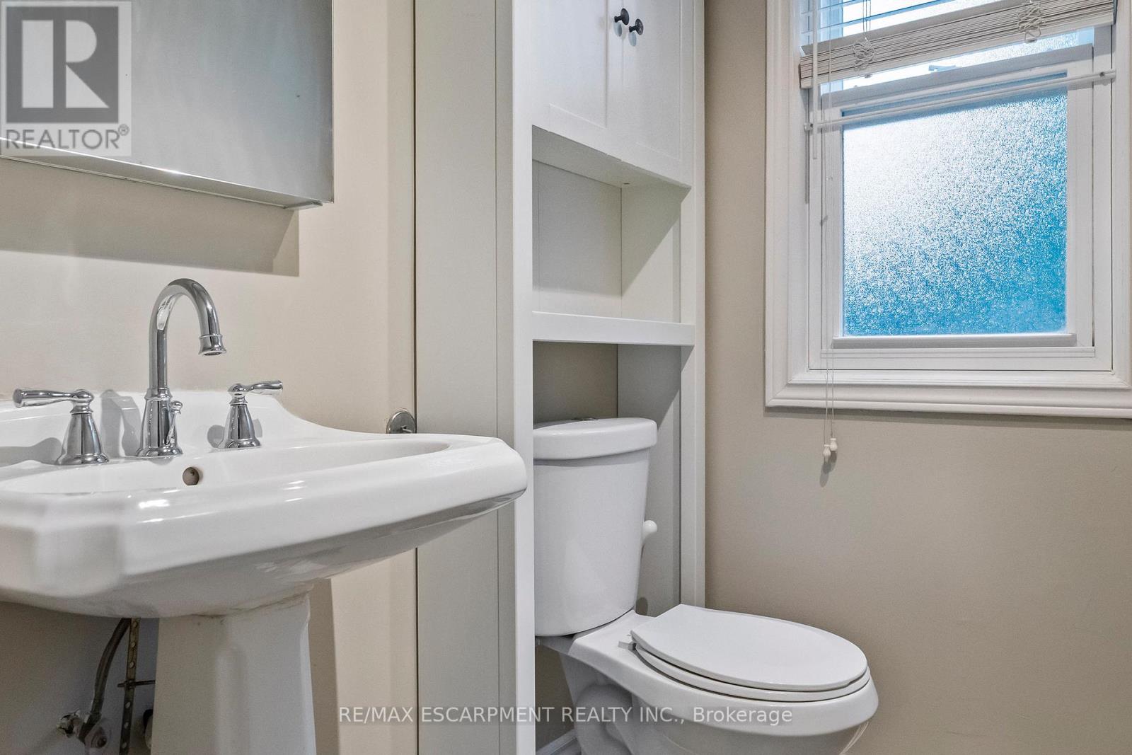330 Poplar Drive, Oakville, Ontario  L6J 4E1 - Photo 18 - W12478237