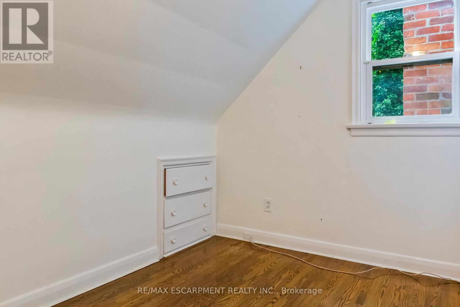 330 Poplar Drive, Oakville, Ontario  L6J 4E1 - Photo 22 - W12478237