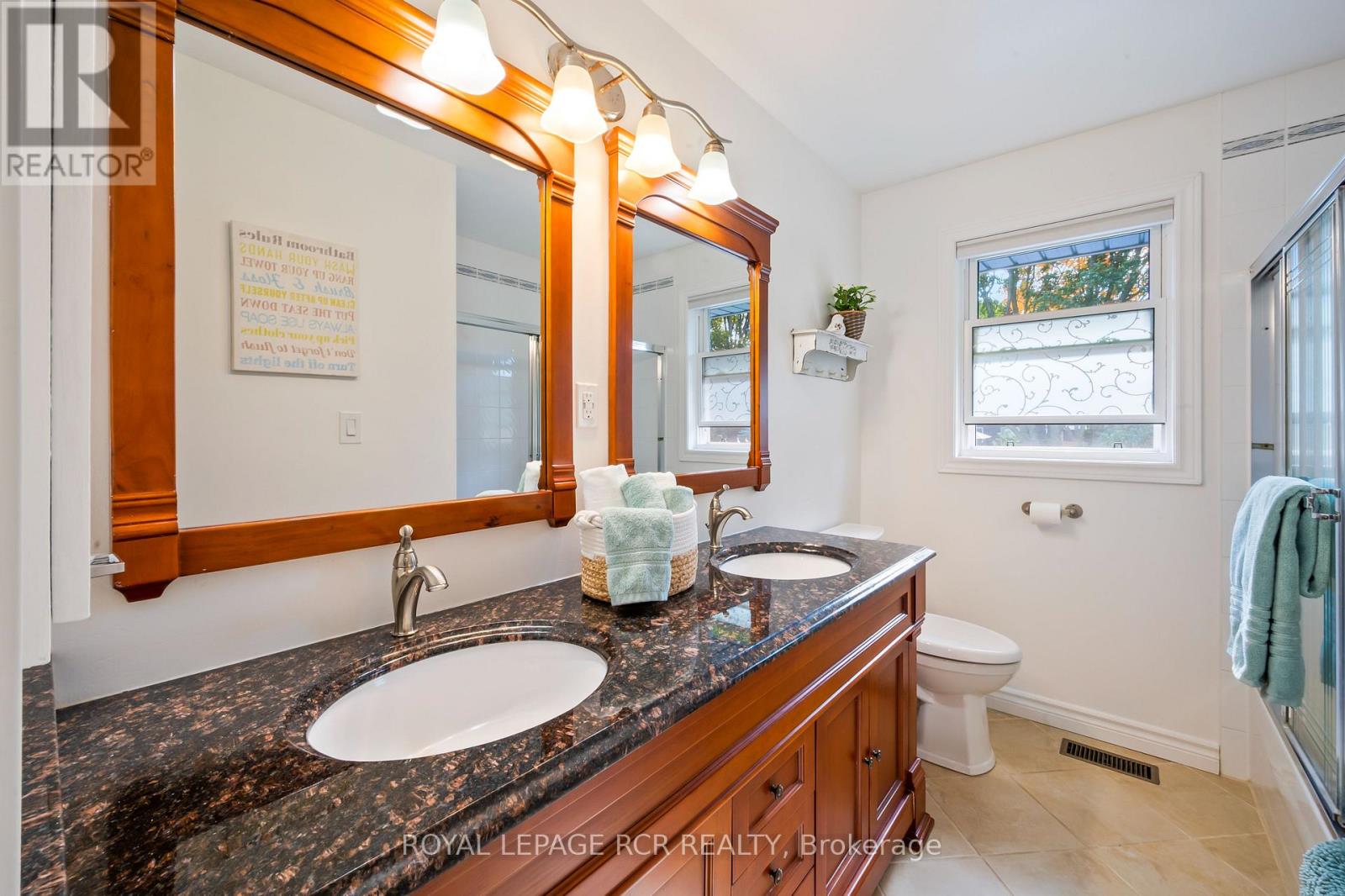18 Westdale Avenue, Orangeville, Ontario  L9W 1B7 - Photo 16 - W12478241