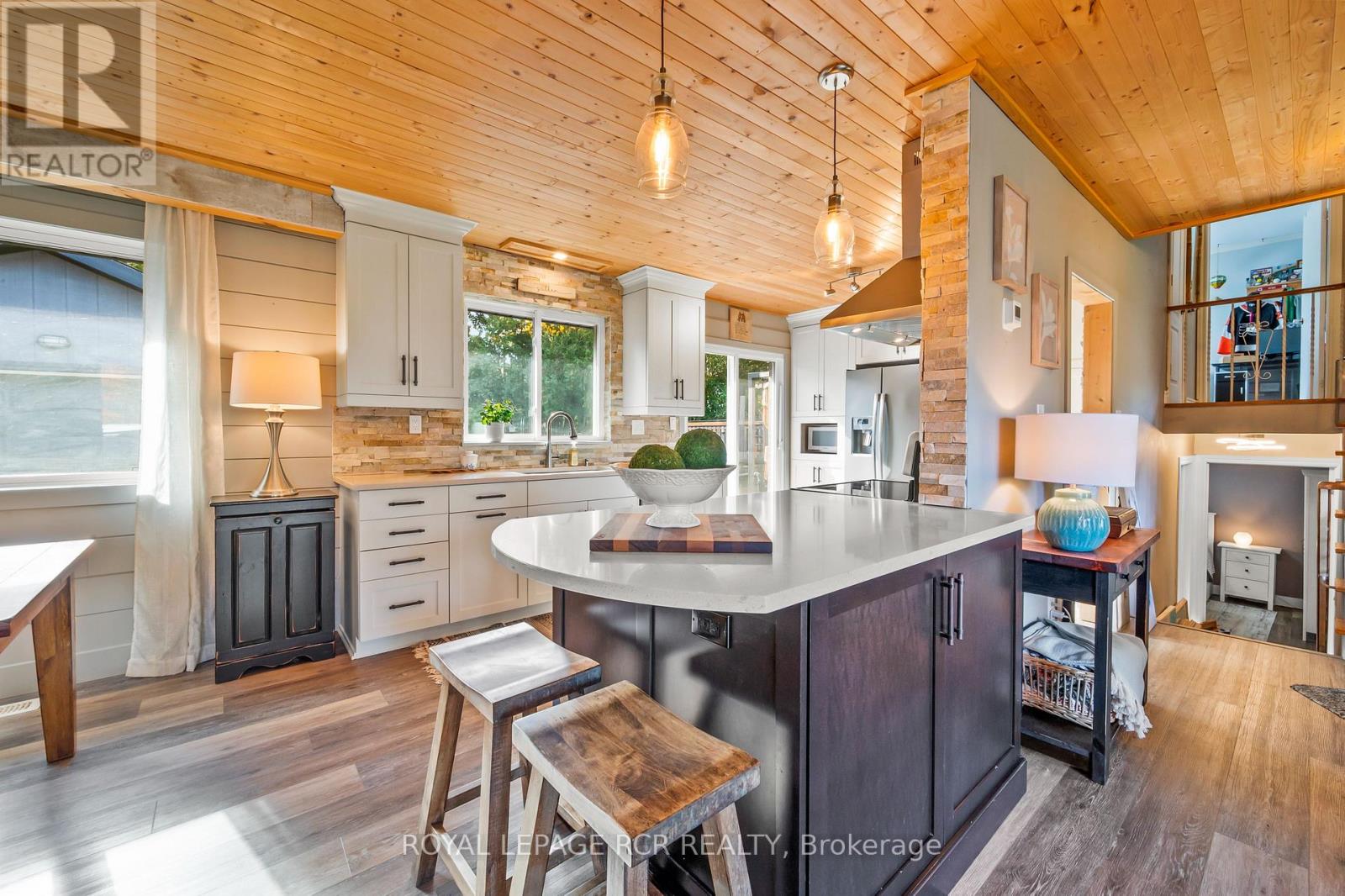 18 Westdale Avenue, Orangeville, Ontario  L9W 1B7 - Photo 6 - W12478241